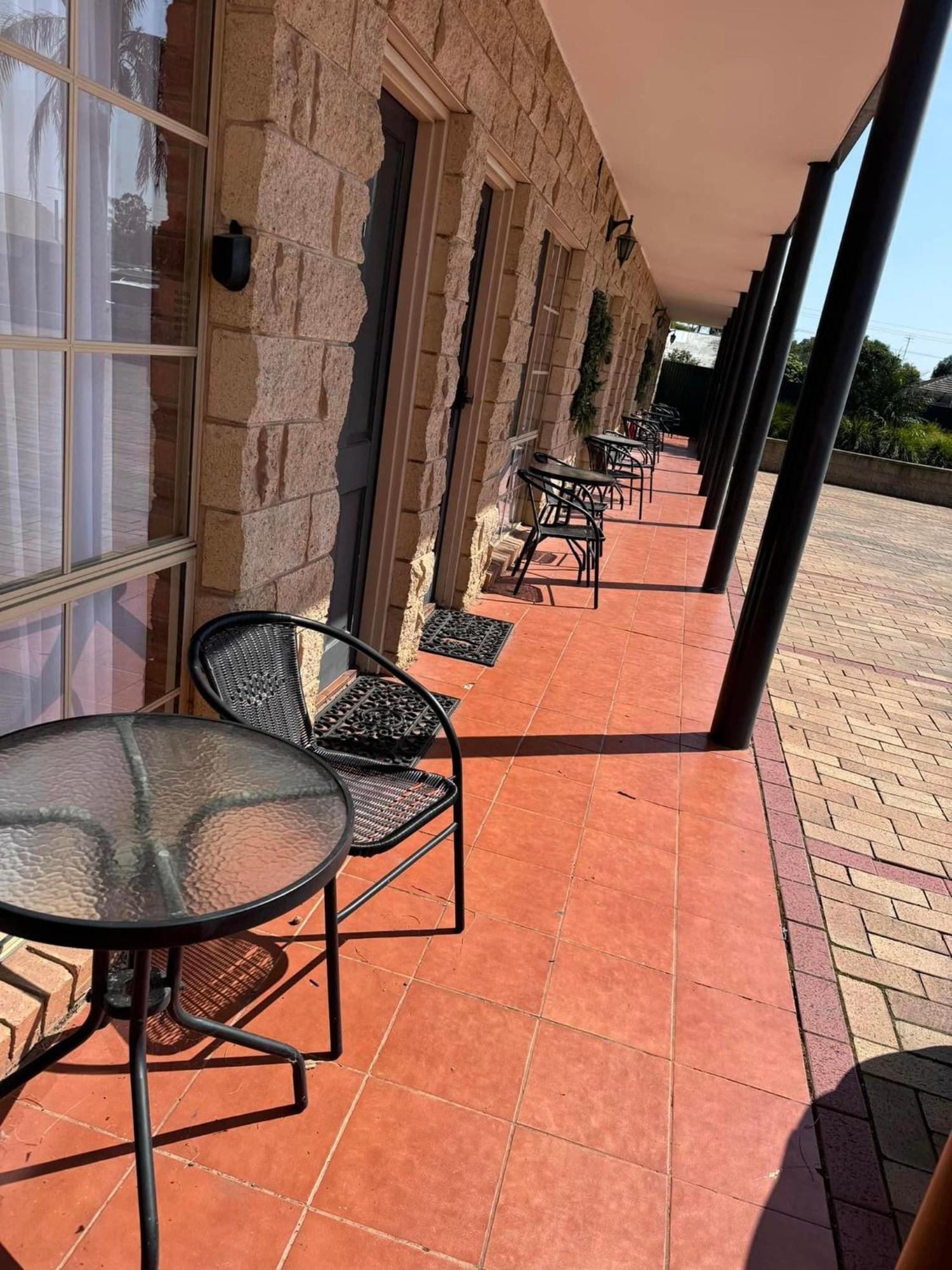 Paradise Palms Apartment